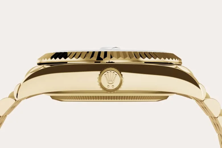 Rolex Sky-Dweller - 18 ct yellow gold